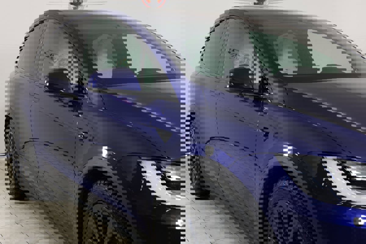 Used 2022 Tesla Model X image 38