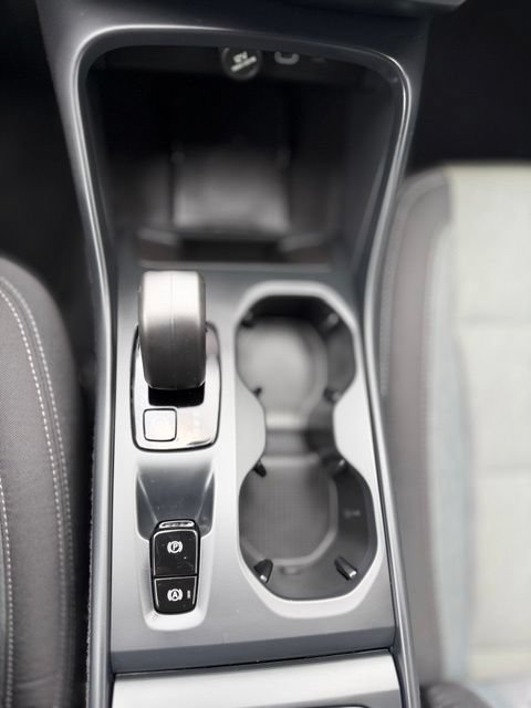 Used 2024 Volvo XC40 B5 Core AWD/4WD image 14