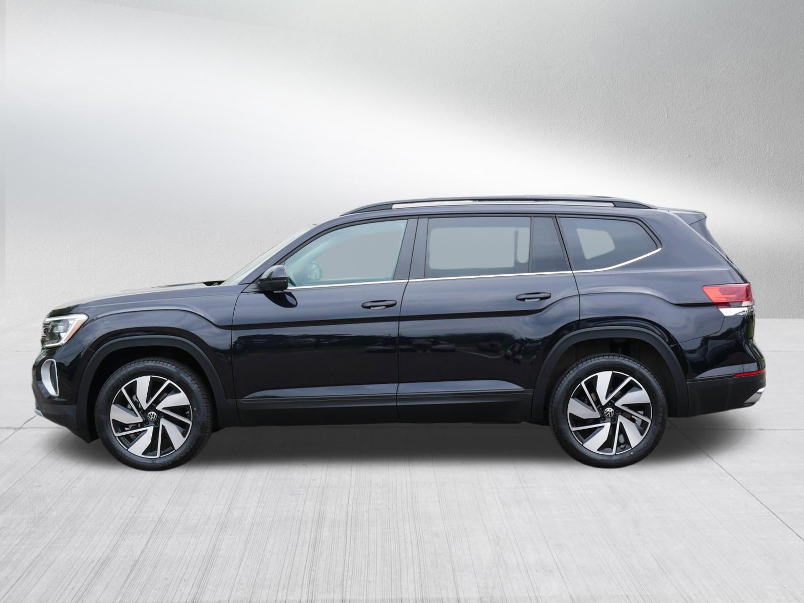 Certified 2024 Volkswagen Atlas SE AWD/4WD image 4