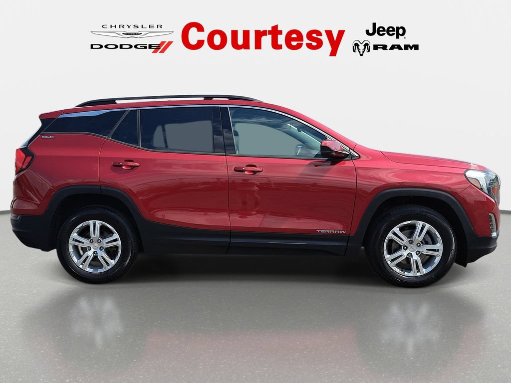 Used 2020 GMC Terrain SLE w/ Driver Convenience Package AWD/4WD image 3