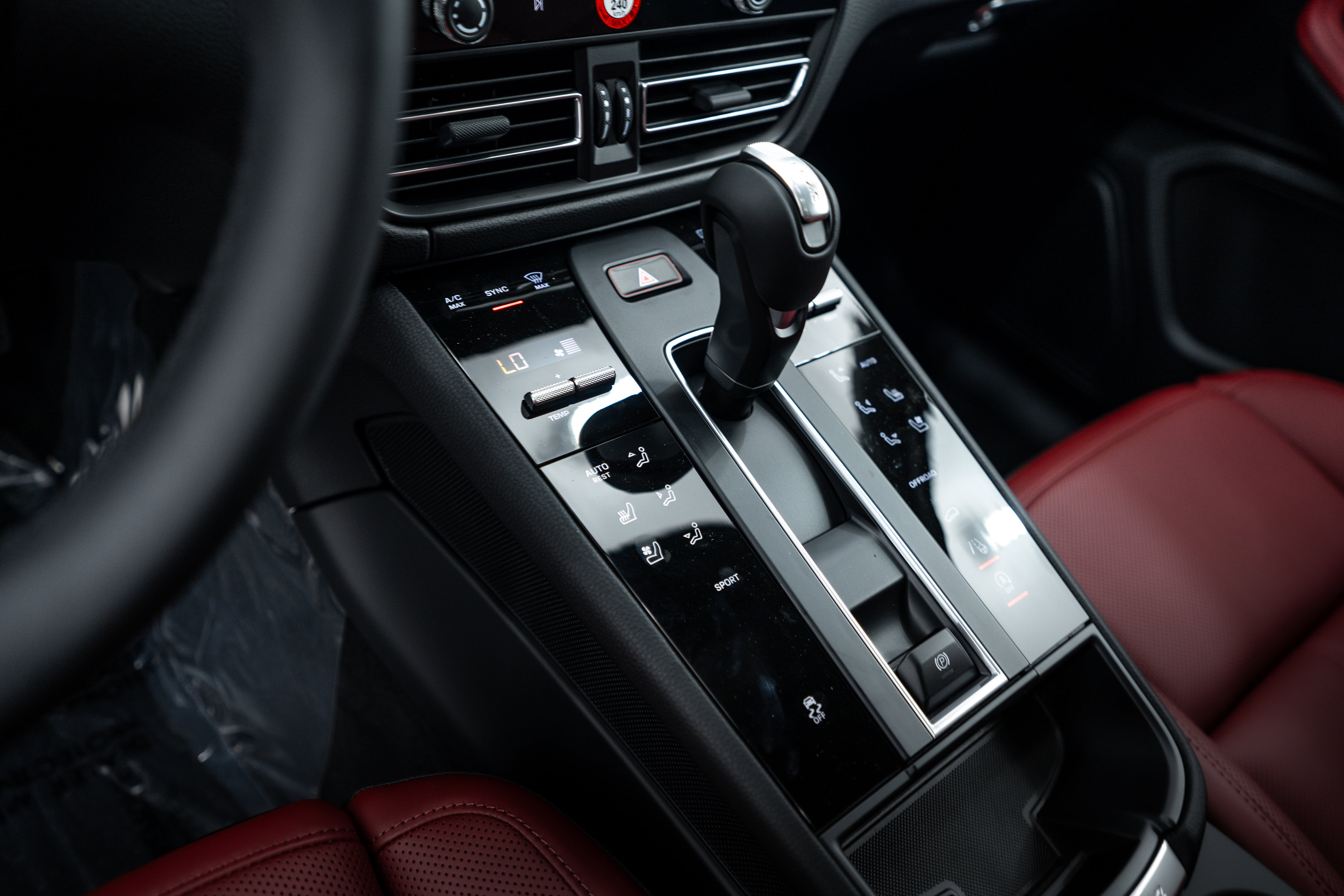 New 2025 Porsche Macan image 14