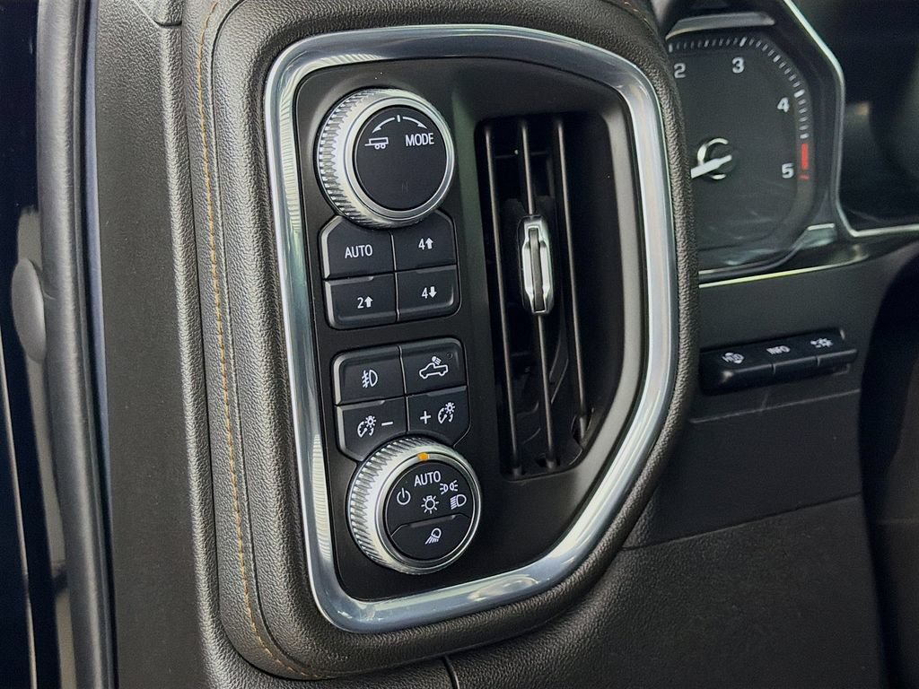 Used 2021 GMC Sierra 2500 AT4 w/ AT4 Premium Plus Package AWD/4WD image 11