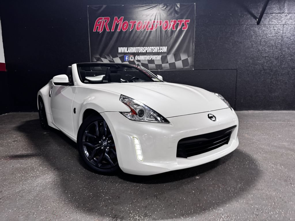 Used 2015 Nissan 370Z Roadster RWD image 6
