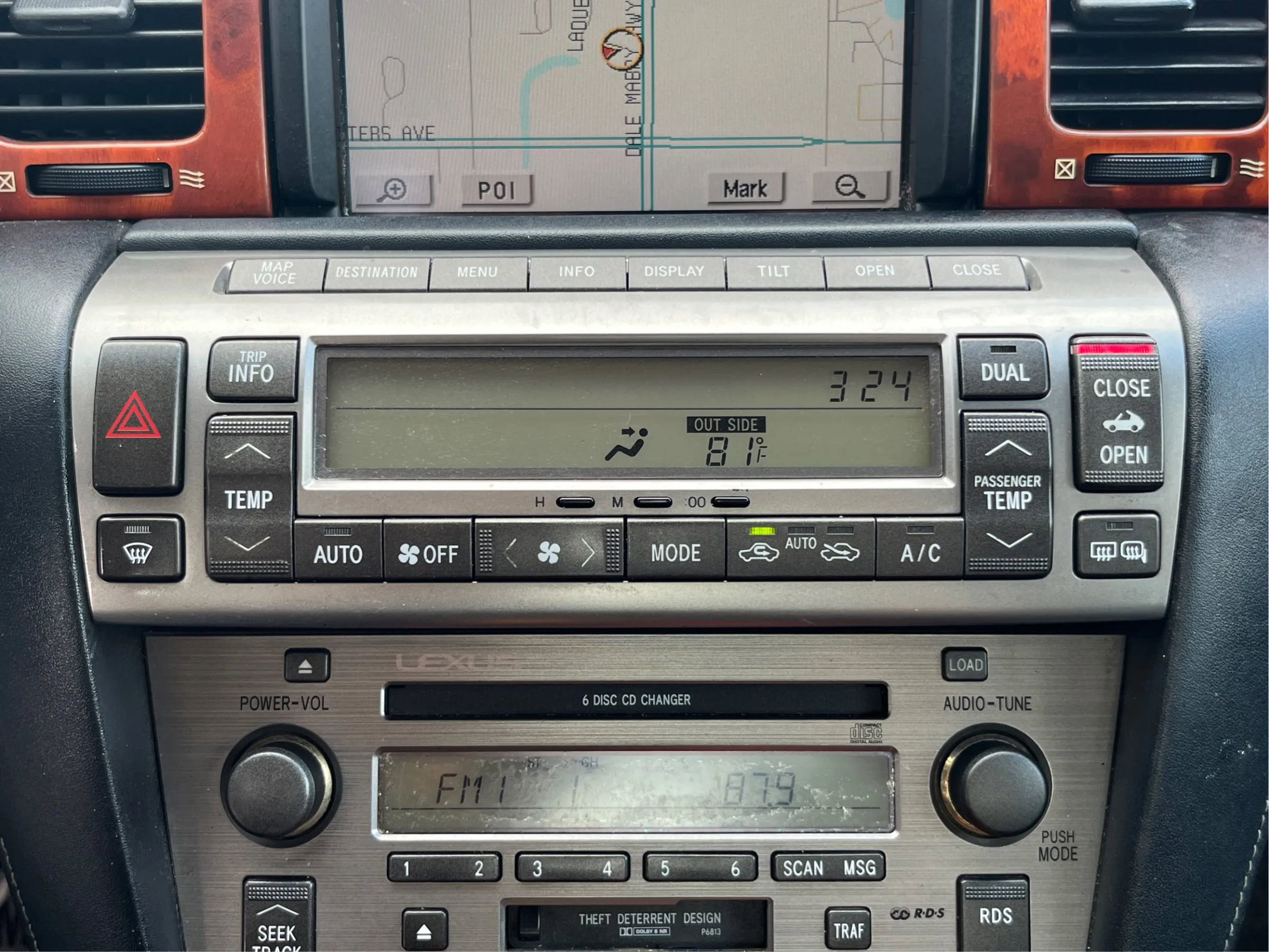 Used 2002 Lexus SC 430 Convertible image 37