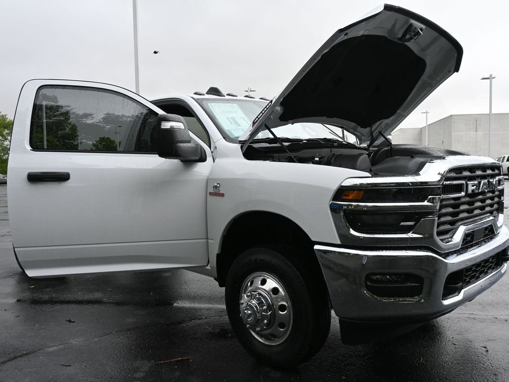 New 2025 RAM 3500 Tradesman image 16