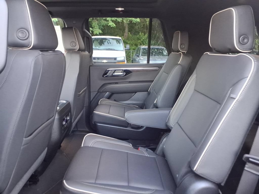 New 2026 Chevrolet Tahoe Premier w/ Sun And Tow Package AWD/4WD image 16