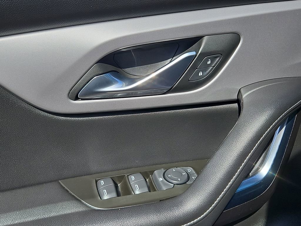 Used 2025 Chevrolet Blazer LT image 12