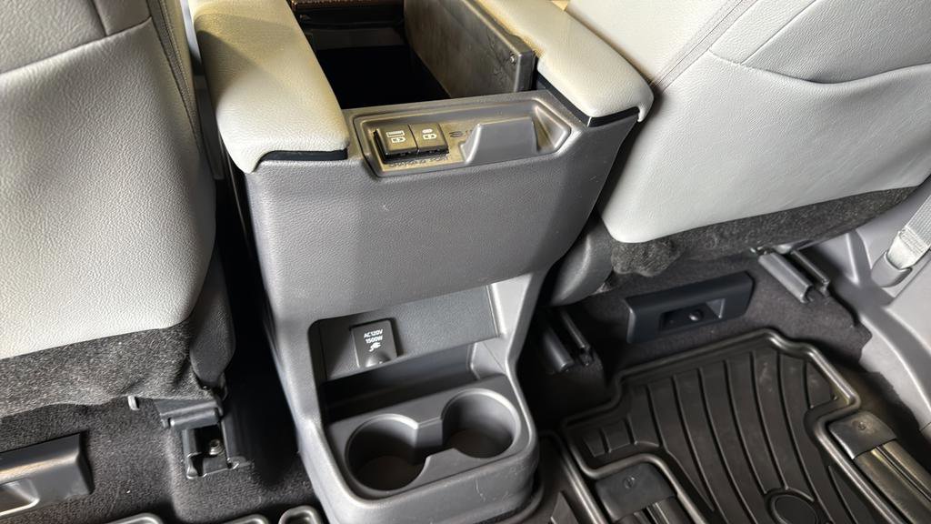 Used 2023 Toyota Sienna XLE w/ XLE Plus Package image 17