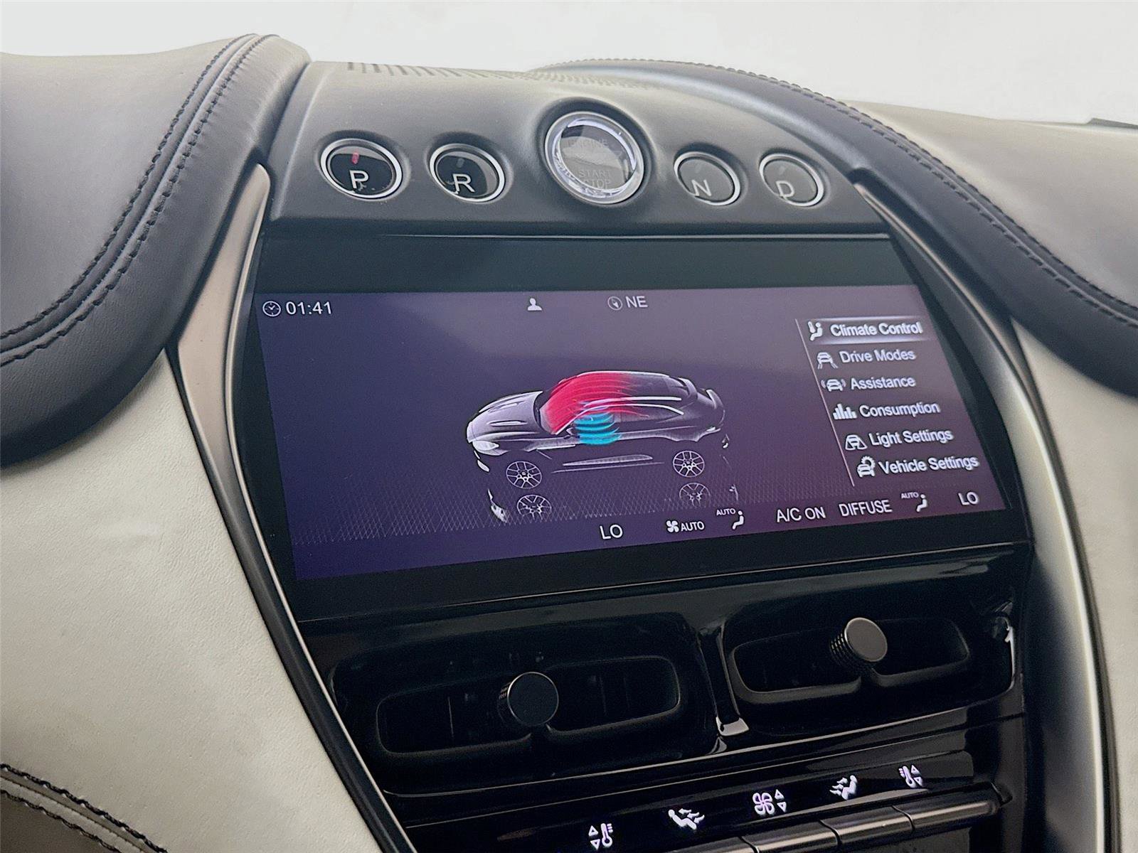 Used 2022 Aston Martin DBX image 16