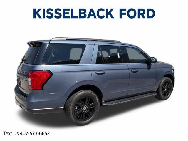Certified 2023 Ford Expedition XLT image 3