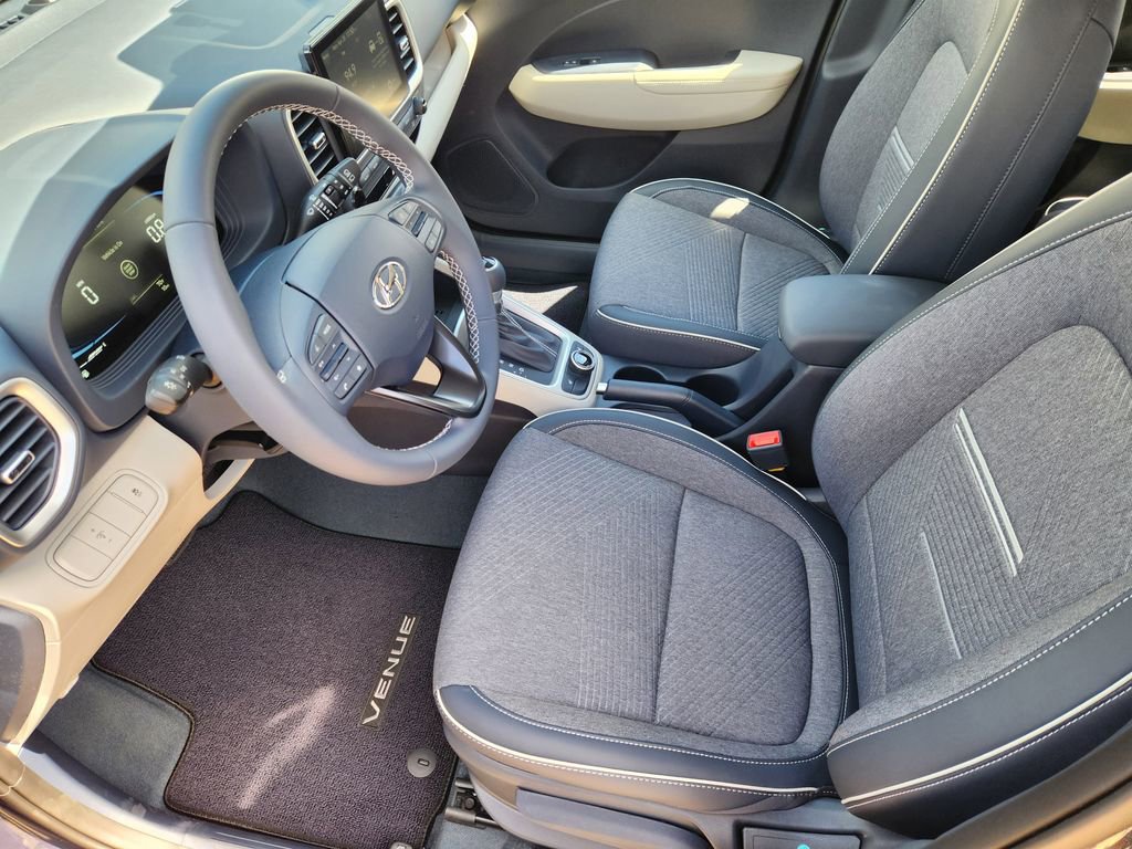 New 2026 Hyundai Venue SEL FWD image 9