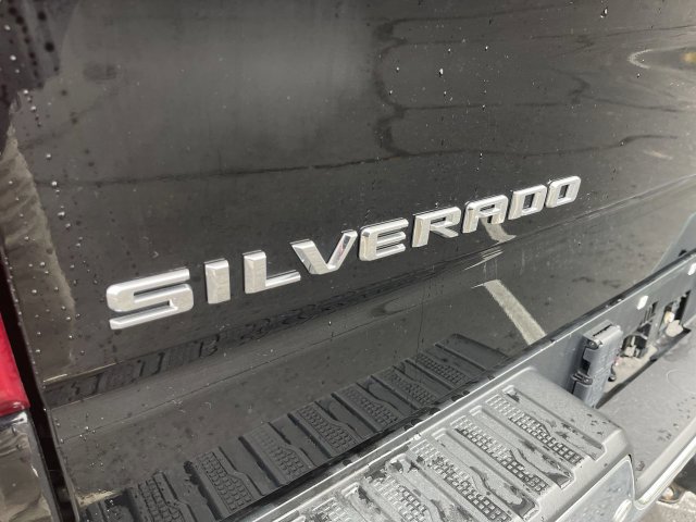 Used 2024 Chevrolet Silverado 1500 LT AWD/4WD image 32