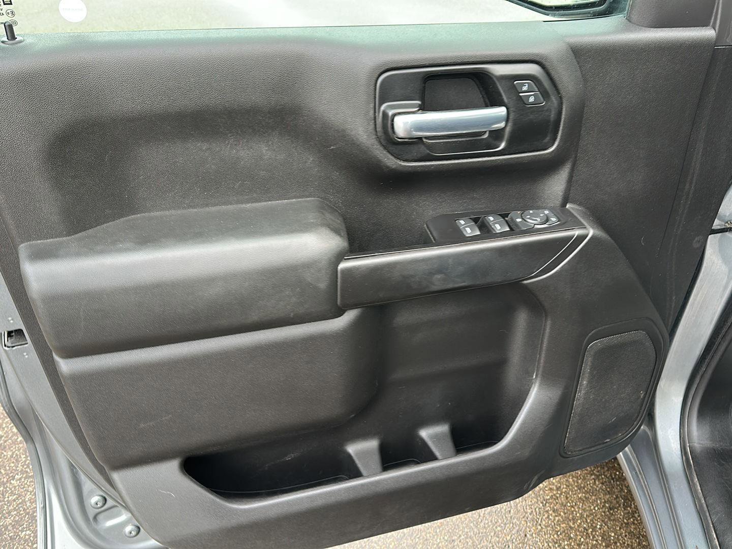 Used 2020 Chevrolet Silverado 1500 Custom w/ Custom Value Package image 18