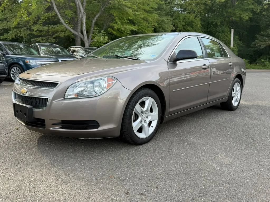 Used 2010 Chevrolet Malibu LS FWD image 3