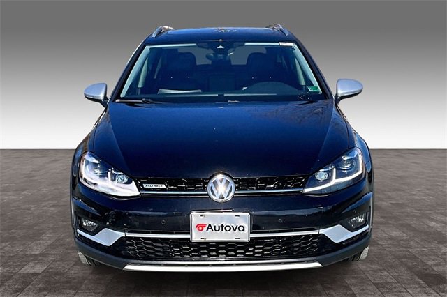 Used 2018 Volkswagen Golf Alltrack SEL image 2