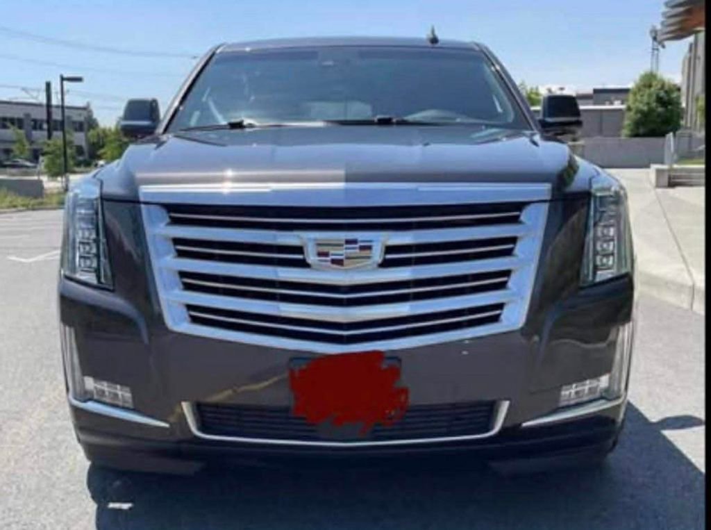 Used 2016 Cadillac Escalade ESV Platinum AWD/4WD image 2