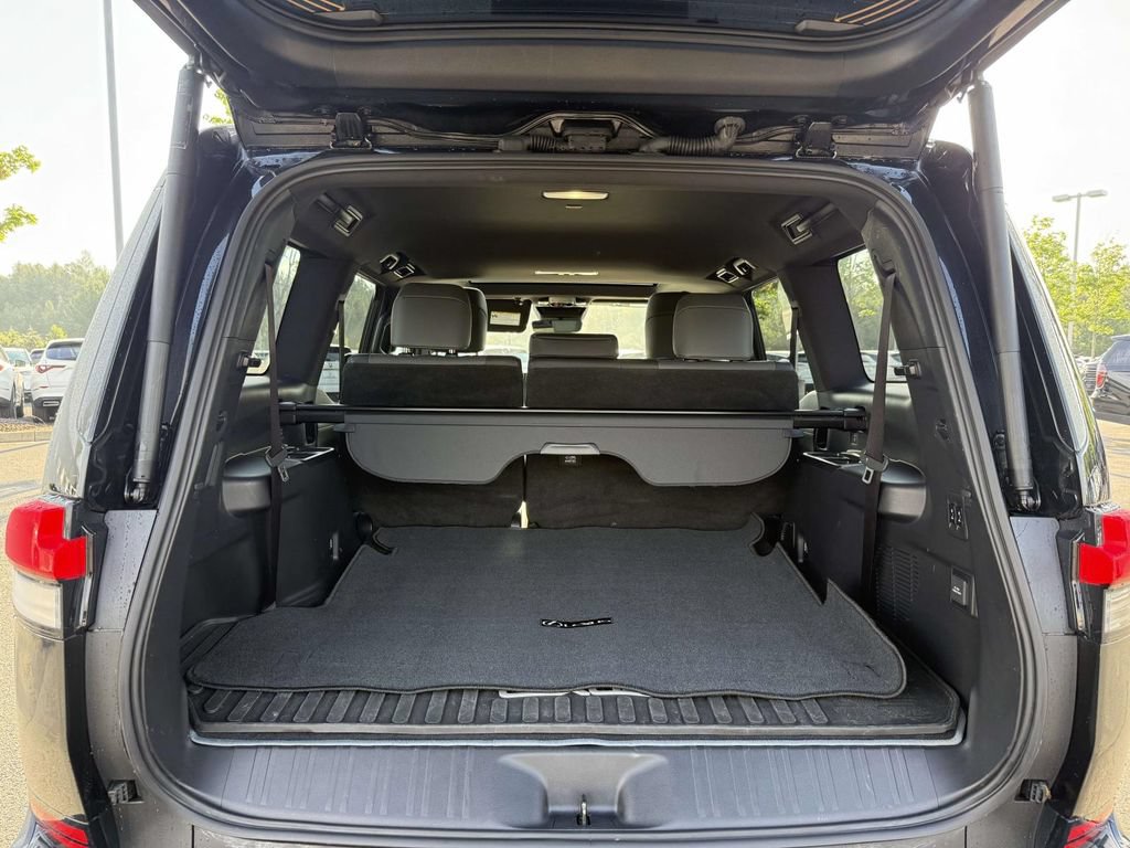 Used 2024 Lexus GX 550 w/ Accessory Package (Z1) AWD/4WD image 28