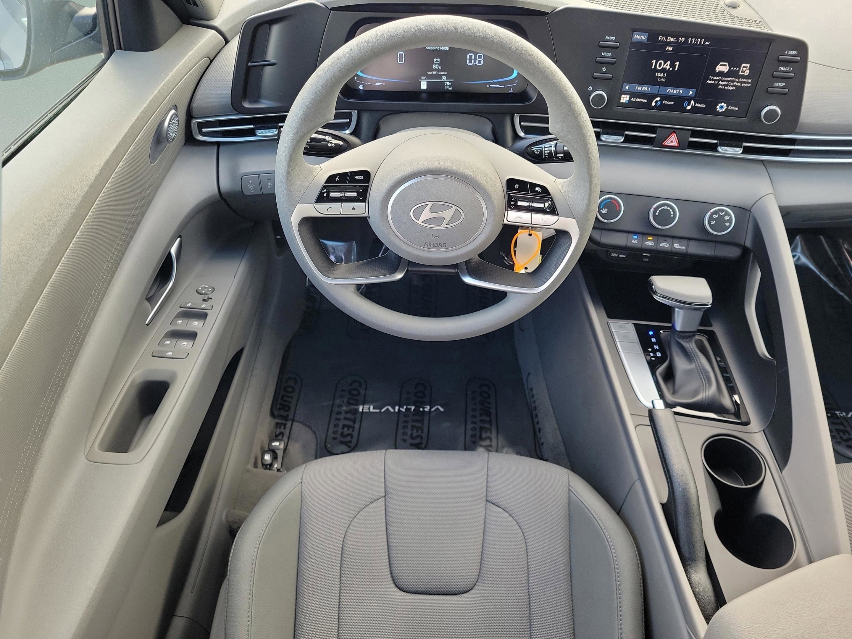 New 2026 Hyundai Elantra SE image 17