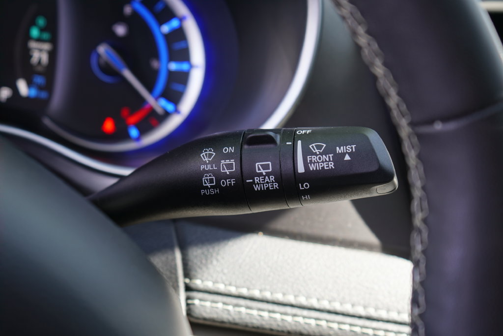 Used 2024 Chrysler Pacifica Limited FWD image 19