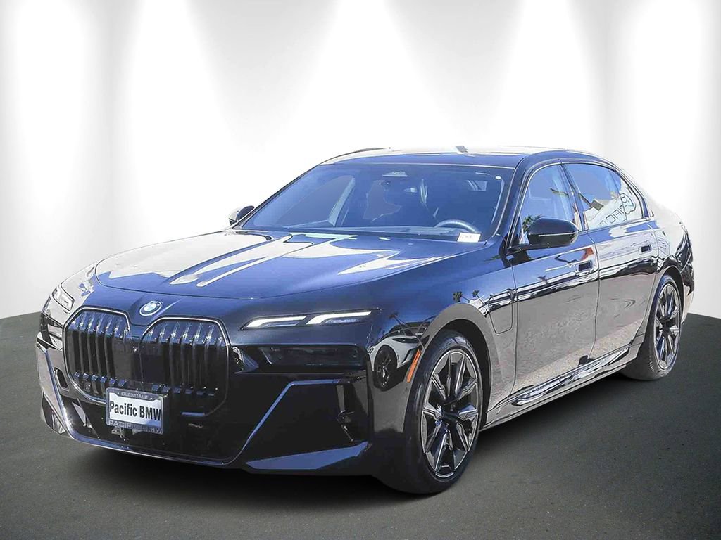 Used 2025 BMW 750e xDrive w/ Premium Package AWD/4WD image 3