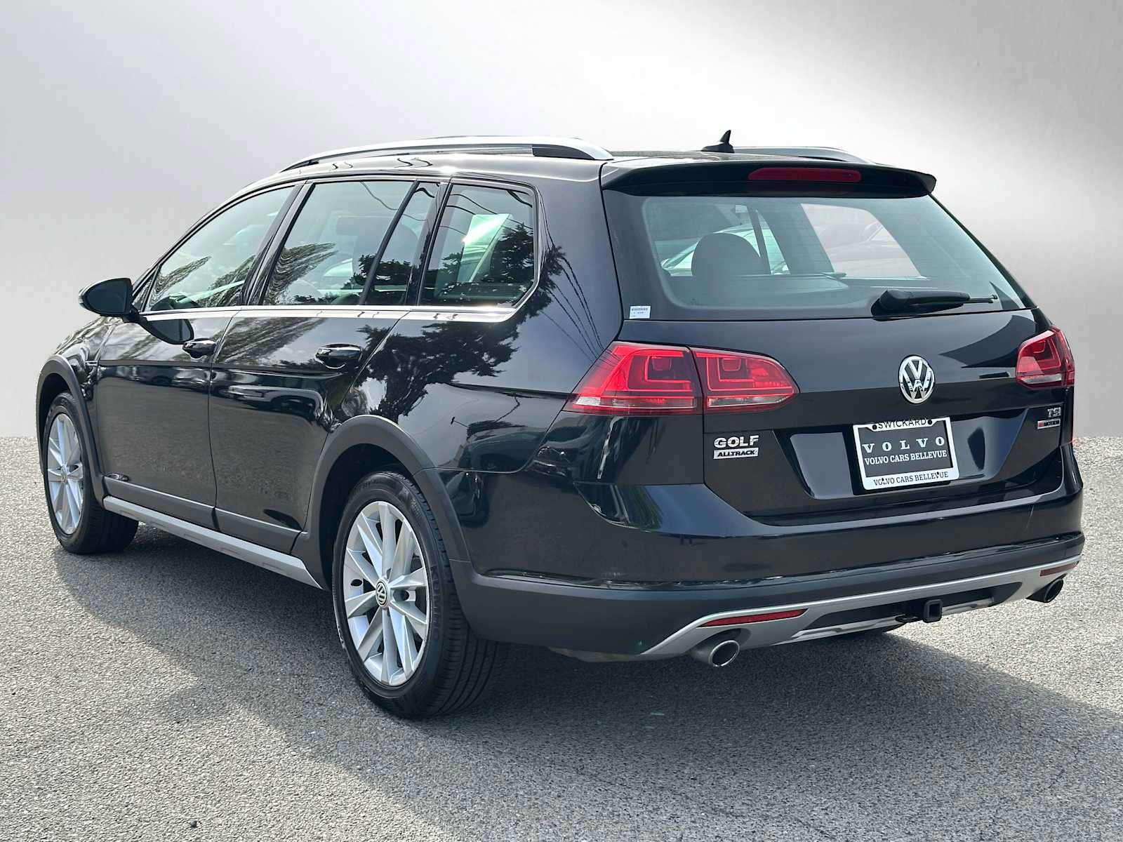 Used 2017 Volkswagen Golf Alltrack S AWD/4WD image 5