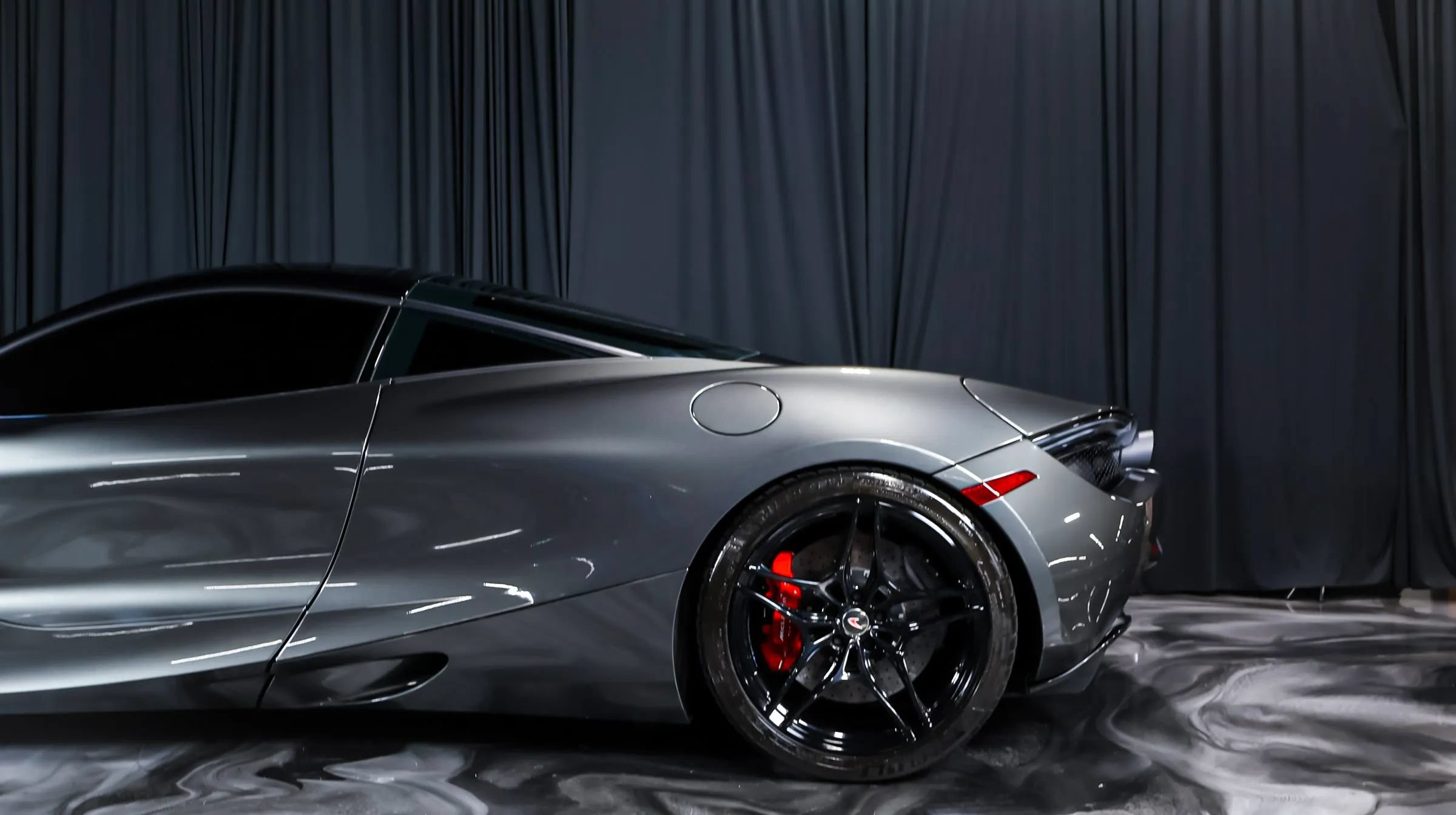 Used 2018 McLaren 720S Luxury RWD image 14