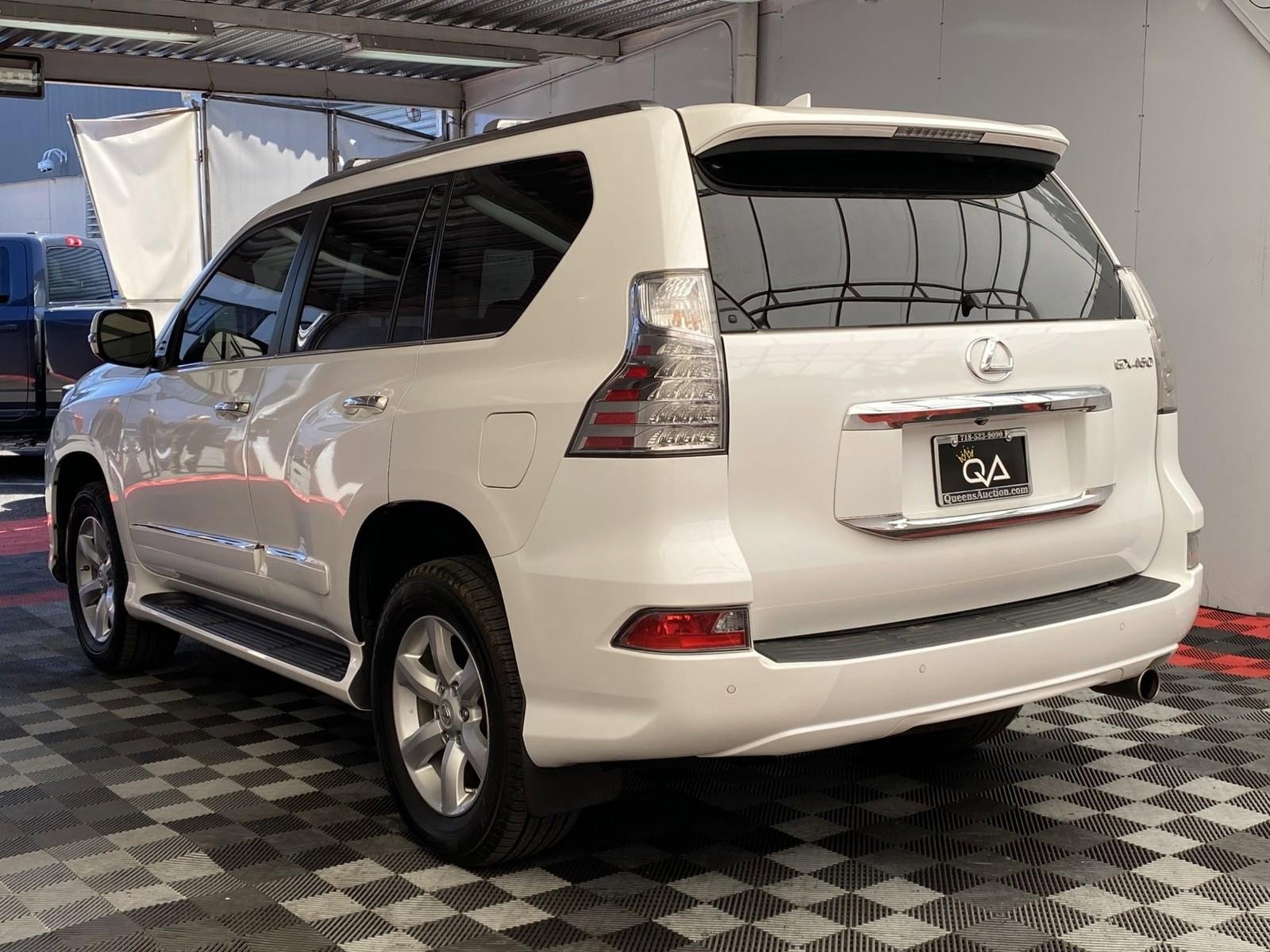 Used 2018 Lexus GX 460 w/ Navigation Package AWD/4WD image 4