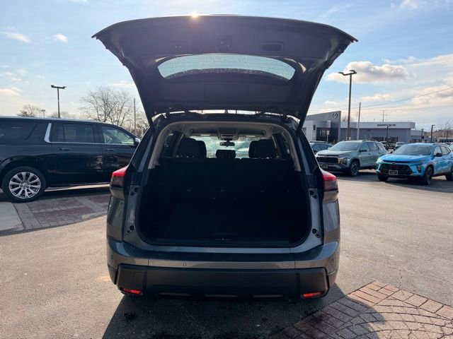 Used 2024 Nissan Rogue SV image 11
