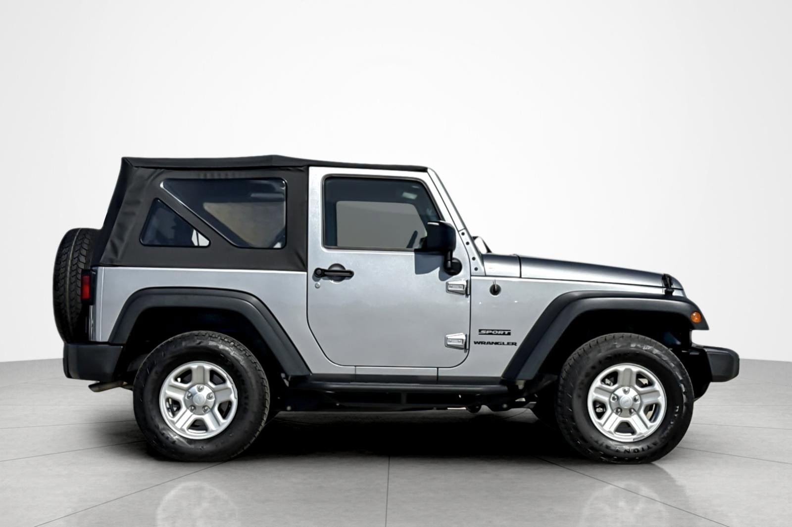 Used 2016 Jeep Wrangler Sport image 6