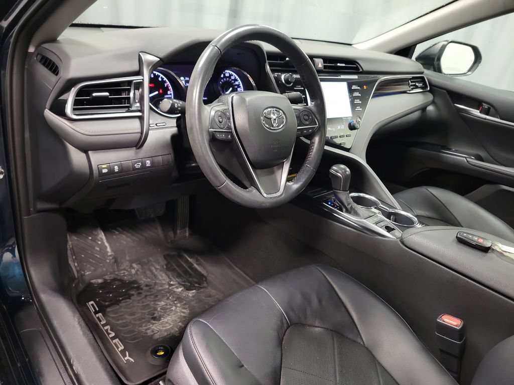Used 2019 Toyota Camry XLE FWD image 16