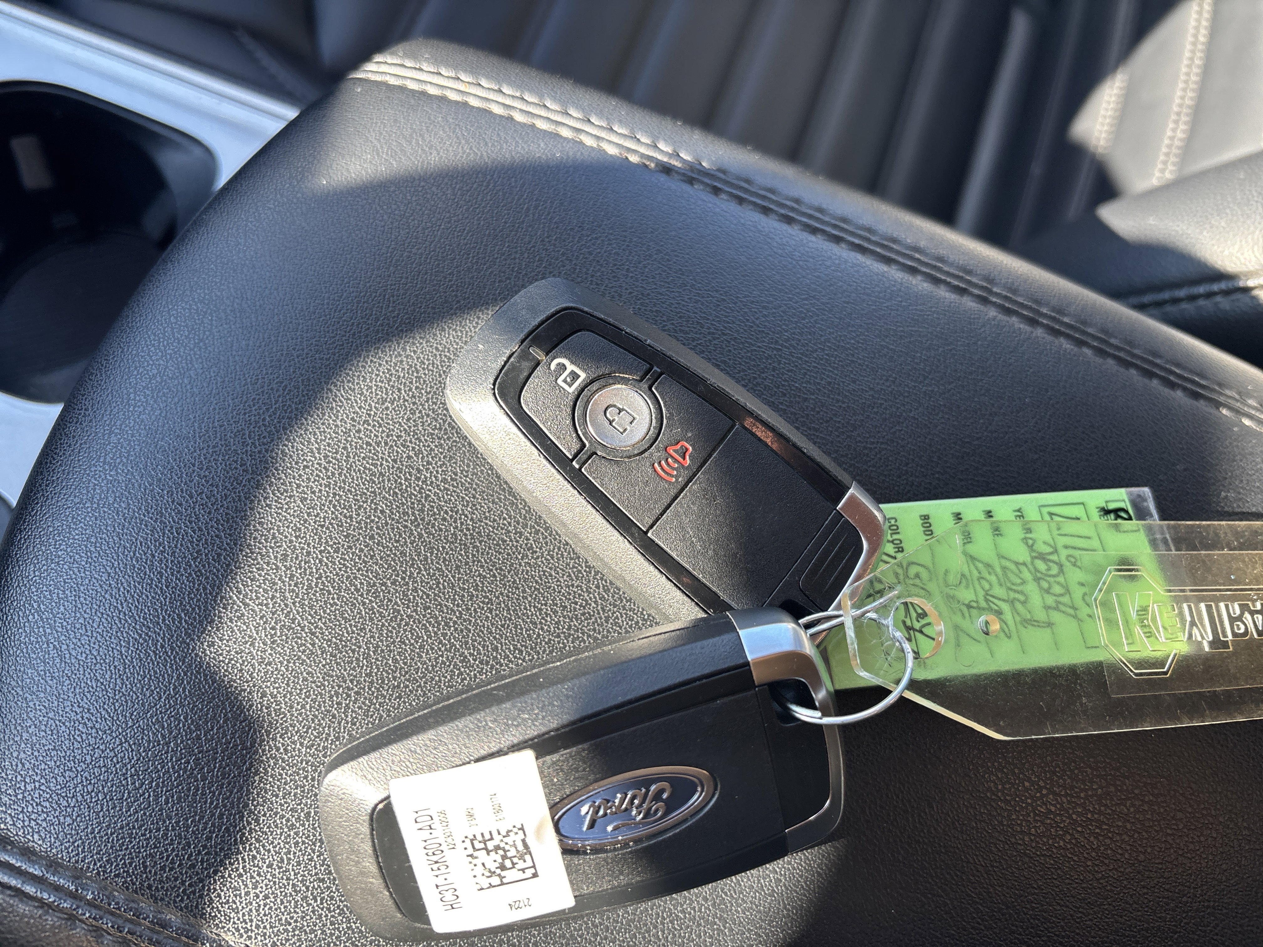 Used 2024 Ford Edge SEL image 32