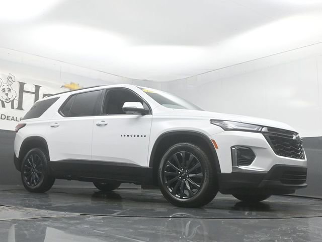 Used 2023 Chevrolet Traverse RS w/ LPO, Floor Liner Package image 2