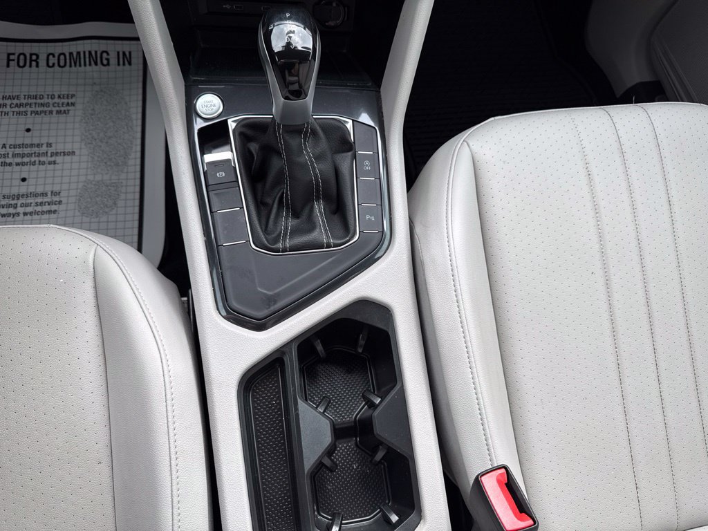 Certified 2024 Volkswagen Tiguan SE R-Line FWD image 19