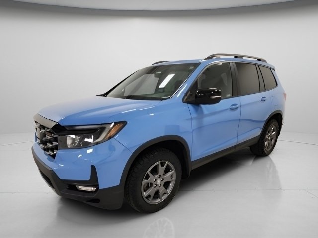 Used 2024 Honda Passport TrailSport image 3