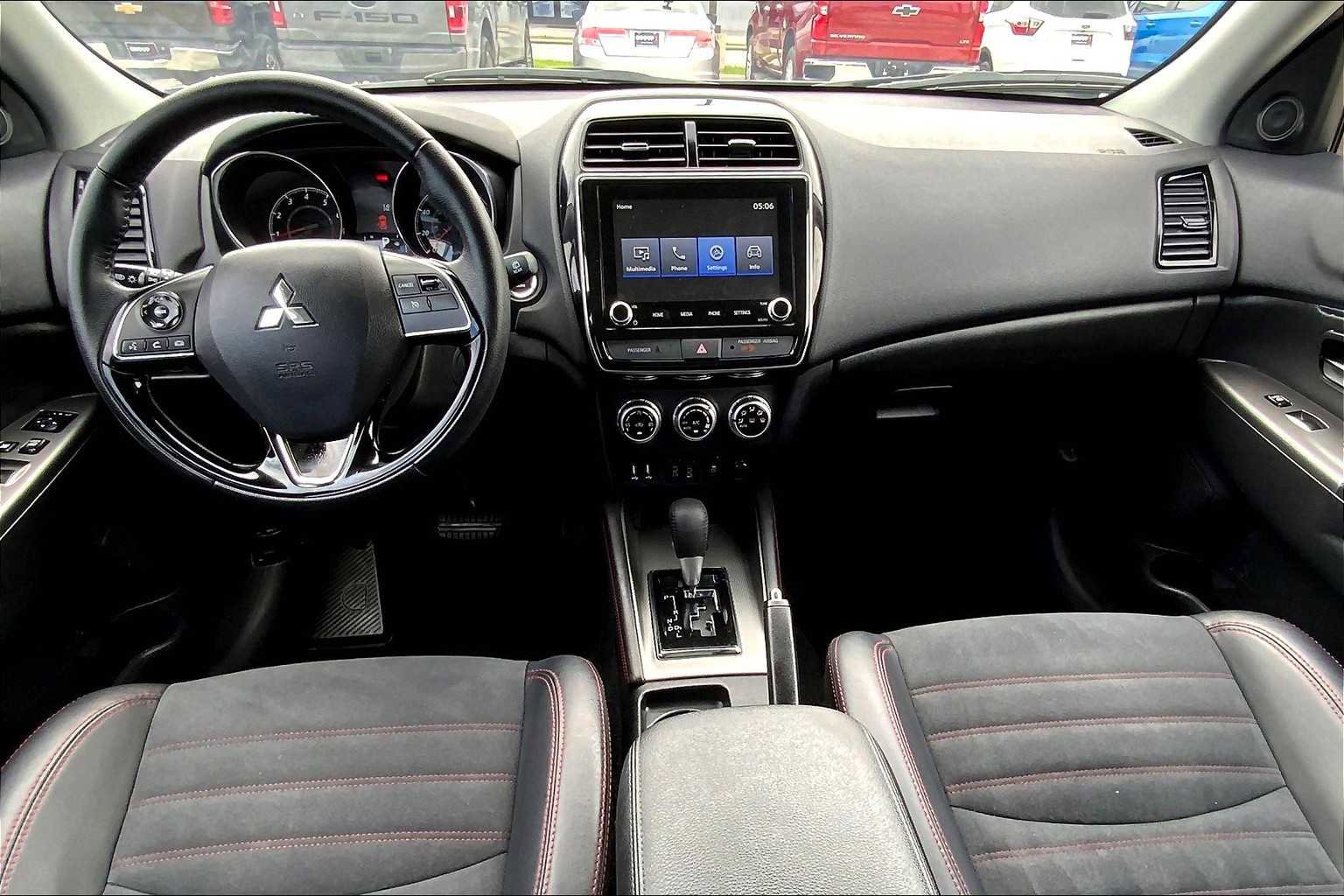 Used 2024 Mitsubishi Outlander Sport SE image 14