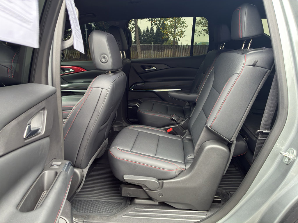 Used 2025 Chevrolet Traverse Z71 w/ Enhanced Driving Package AWD/4WD image 43