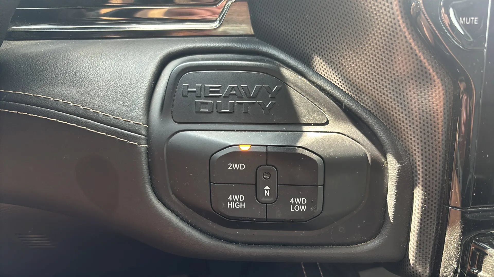 Used 2025 RAM 2500 Limited AWD/4WD image 28