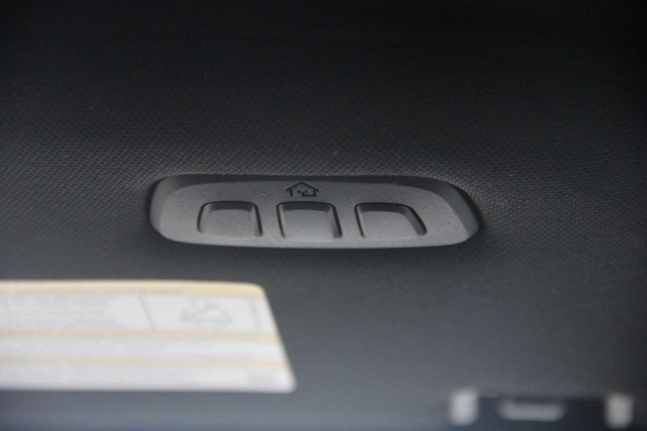 Certified 2023 Ford F150 Platinum w/ Equipment Group 701A High image 24