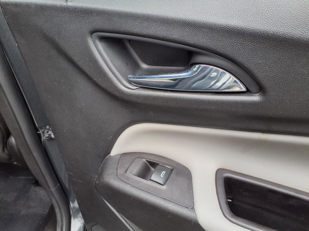 Used 2021 Chevrolet Equinox LS w/ LS Convenience Package image 25