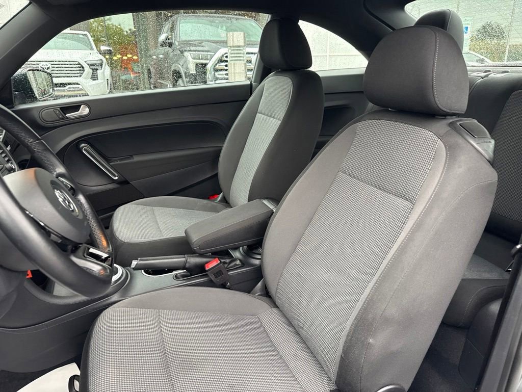 Used 2018 Volkswagen Beetle 2.0T S FWD image 11
