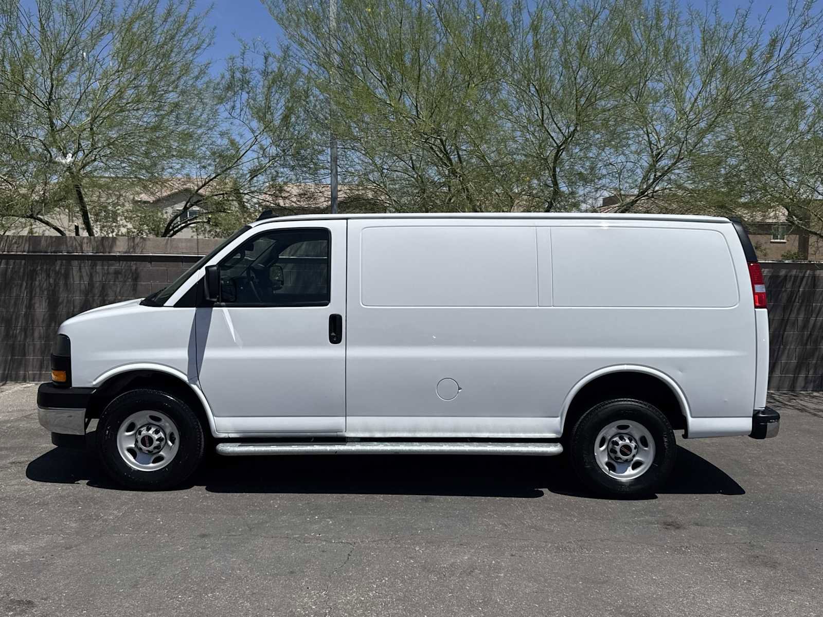 Used 2024 GMC Savana 2500 w/ Driver Convenience Package RWD image 5