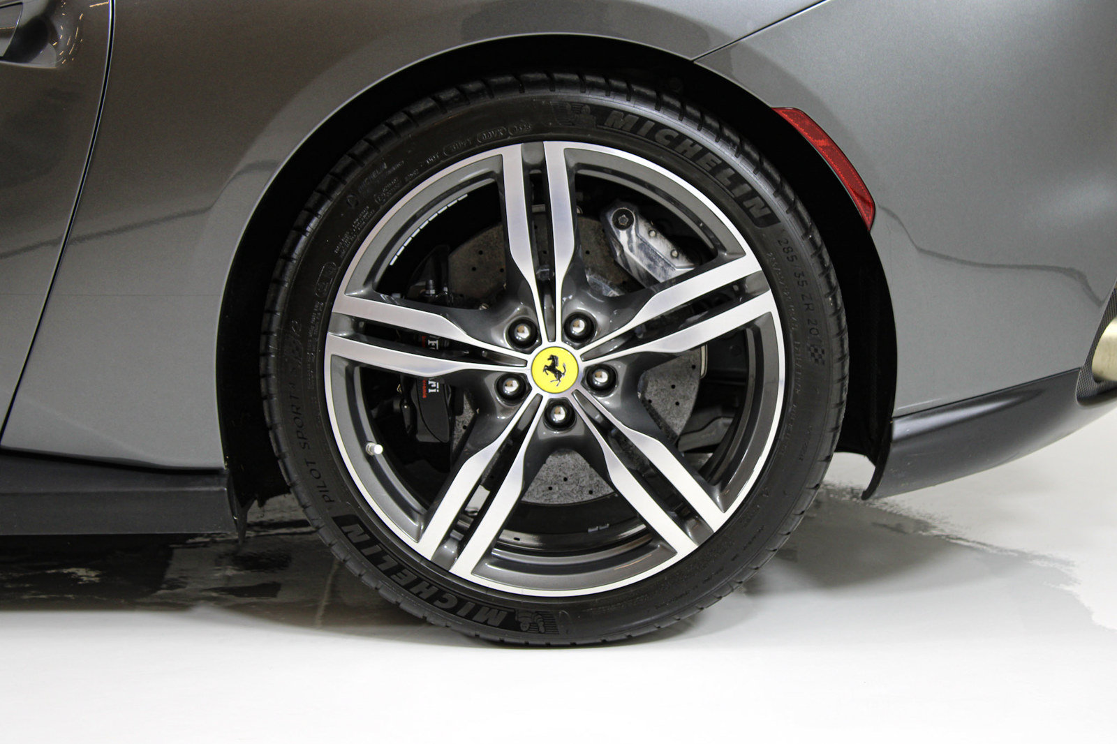 Certified 2022 Ferrari Portofino M RWD image 22
