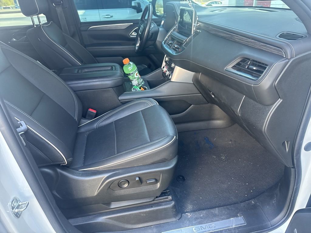 Used 2022 GMC Yukon SLT w/ SLT Premium Package image 13