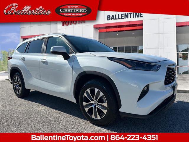 Certified 2024 Toyota Highlander XLE image 1