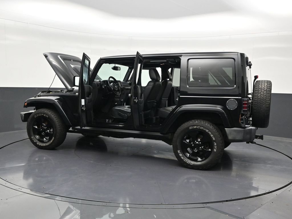 Used 2015 Jeep Wrangler Unlimited Sahara AWD/4WD image 34