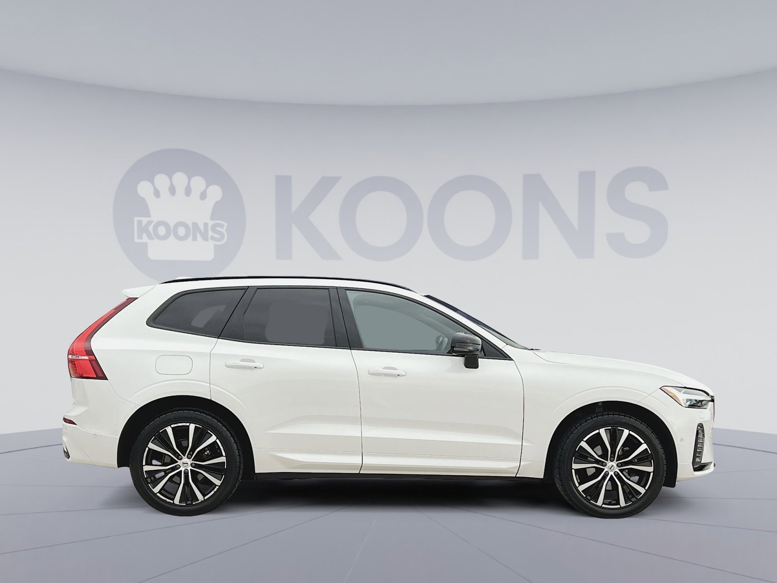 Certified 2023 Volvo XC60 B5 Plus w/ Climate Package image 8