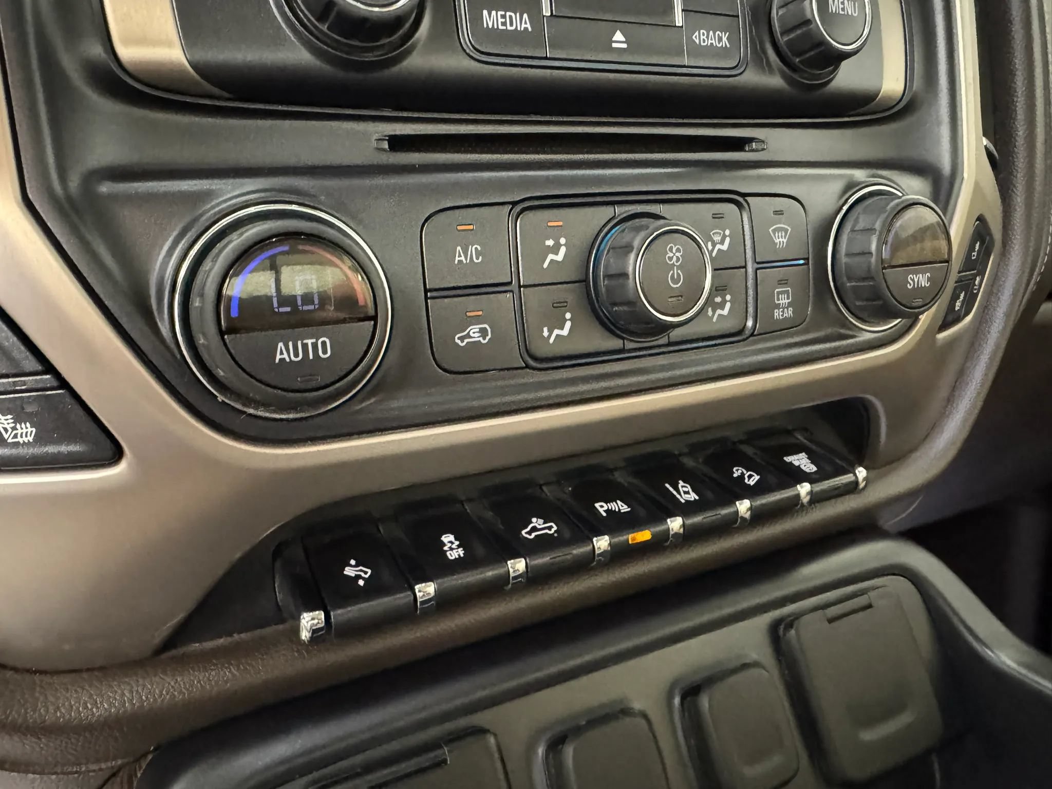 Used 2019 GMC Sierra 2500 Denali w/ Duramax Plus Package AWD/4WD image 20