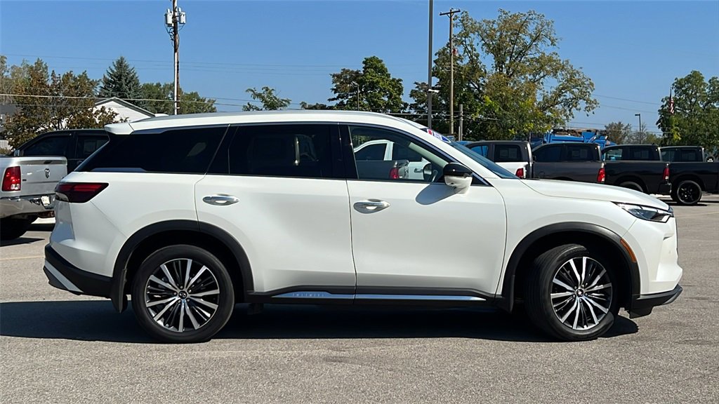 Used 2023 INFINITI QX60 Sensory w/ Vision Package image 4