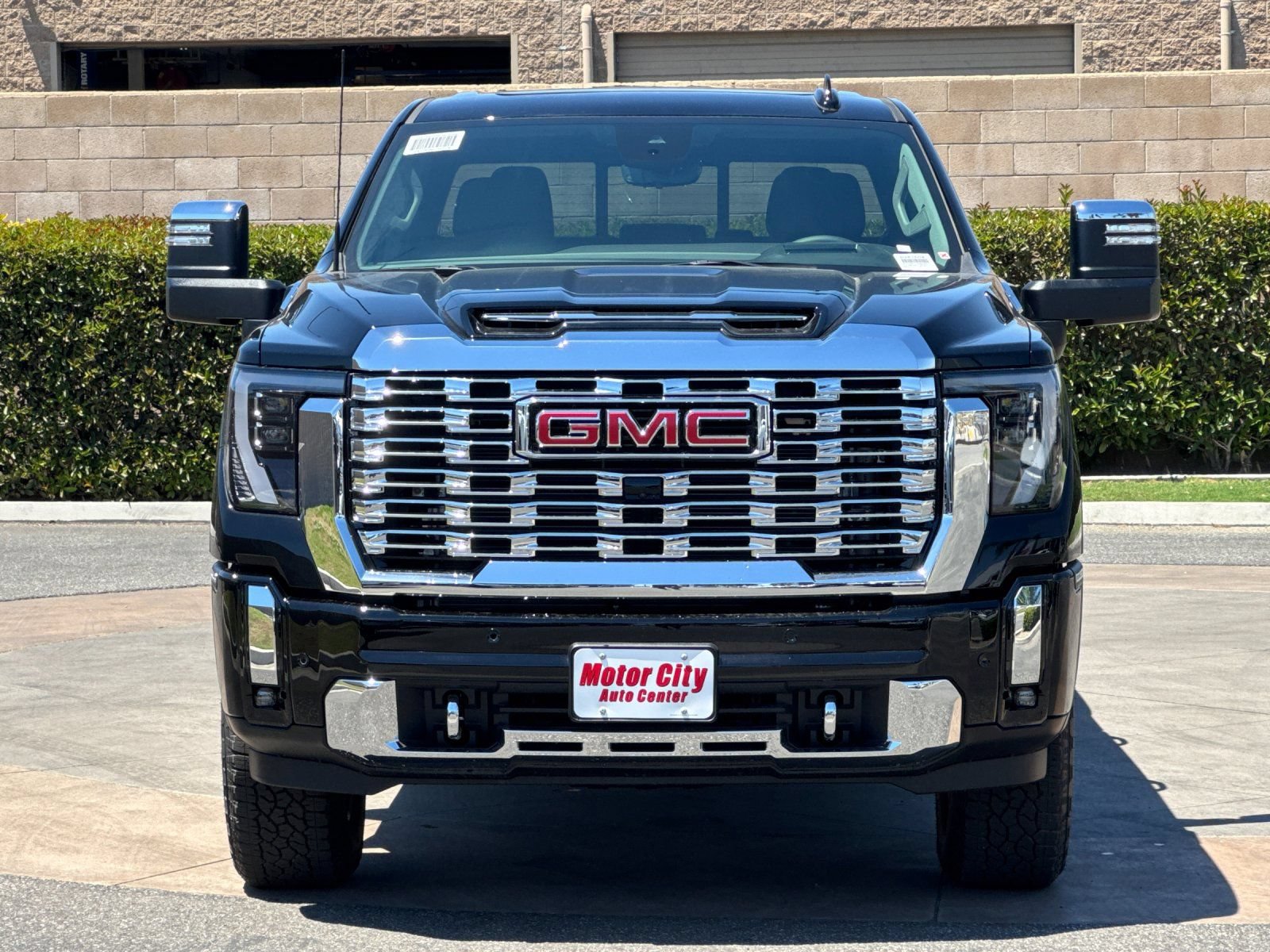 New 2026 GMC Sierra 3500 Denali w/ Denali Reserve Package AWD/4WD image 9