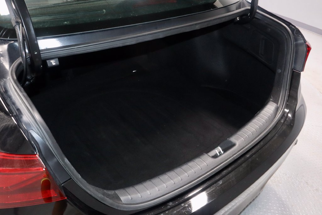 Used 2023 Kia Forte LXS w/ LXS Technology Package FWD image 12